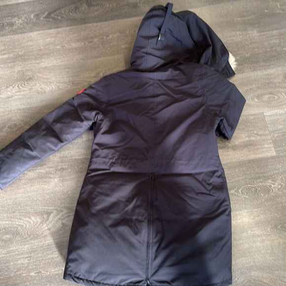BNWT Canada Goose Parka in Women’s large - Picture 5 of 5